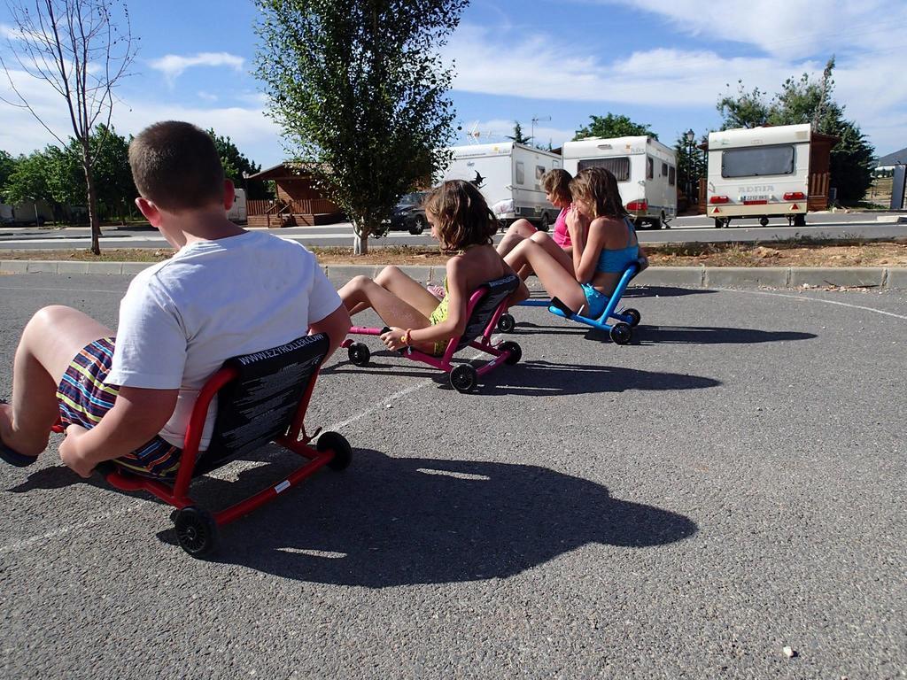 Camping La Sierrecilla Humilladero Eksteriør billede