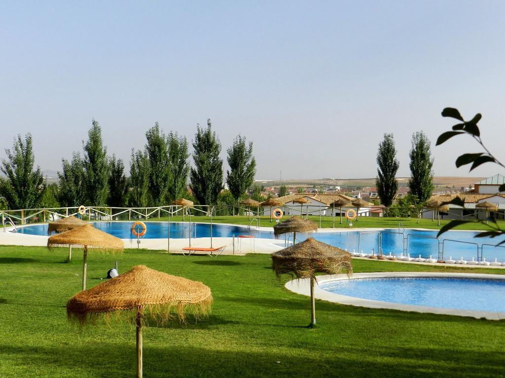 Camping La Sierrecilla Humilladero Eksteriør billede